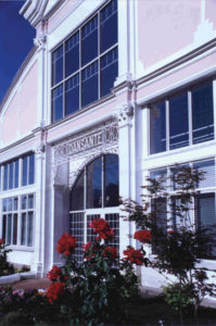 Facade of the Dansante Building